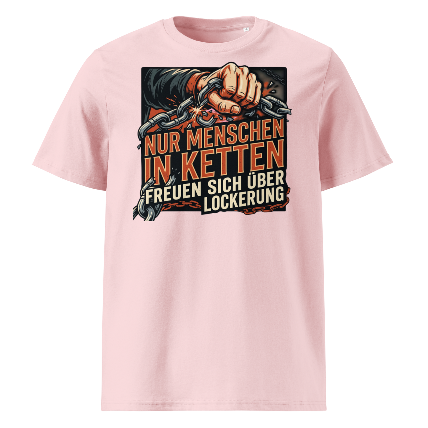 Herren Bio-Baumwolle T-Shirt in Cotton Pink mit Statement-Print "Nur Menschen in Ketten freuen sich über Lockerung" – männlicher Model trägt das Shirt in urbaner Stadtkulisse bei strahlendem Sonnenschein und blauem Himmel – GOTS-zertifiziert, nachhaltige Streetwear von TextilRebell