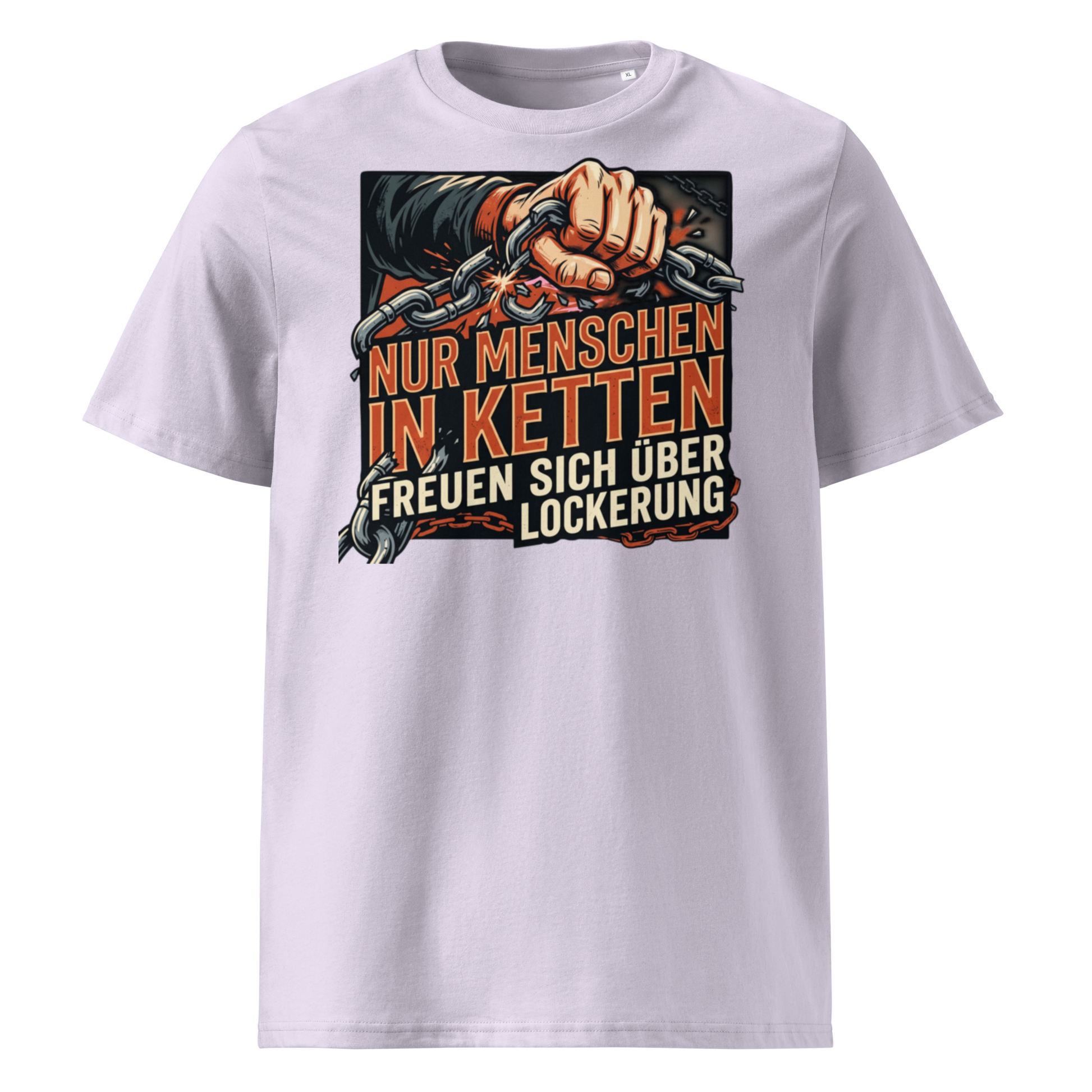 Herren Bio-Baumwolle T-Shirt in Lavendel mit Statement-Print "Nur Menschen in Ketten freuen sich über Lockerung" – männlicher Model trägt das Shirt in urbaner Stadtkulisse bei strahlendem Sonnenschein und blauem Himmel – GOTS-zertifiziert, nachhaltige Streetwear von TextilRebell