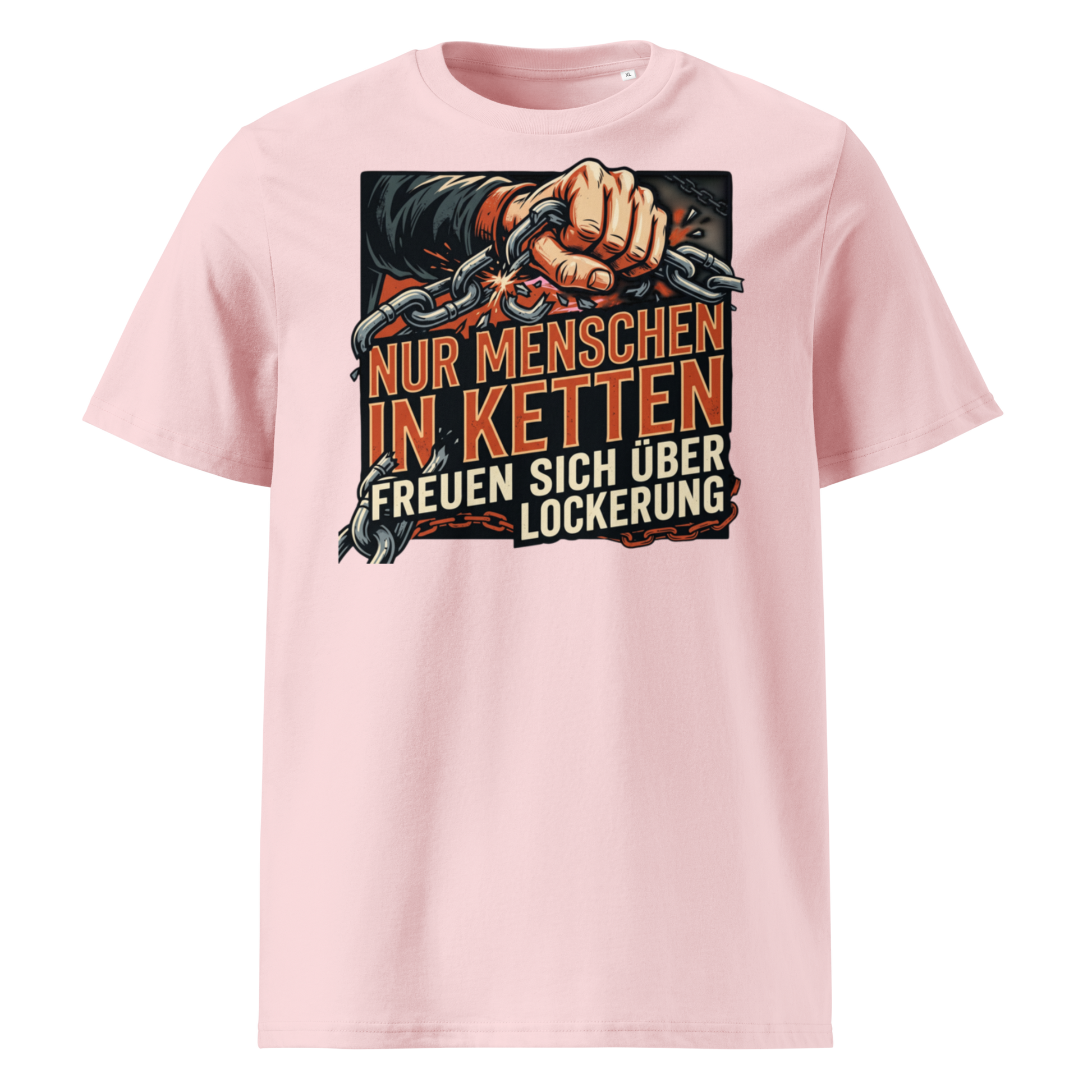 Herren Bio-Baumwolle T-Shirt in Cotton Pink mit Statement-Print "Nur Menschen in Ketten freuen sich über Lockerung" – männlicher Model trägt das Shirt in urbaner Stadtkulisse bei strahlendem Sonnenschein und blauem Himmel – GOTS-zertifiziert, nachhaltige Streetwear von TextilRebell