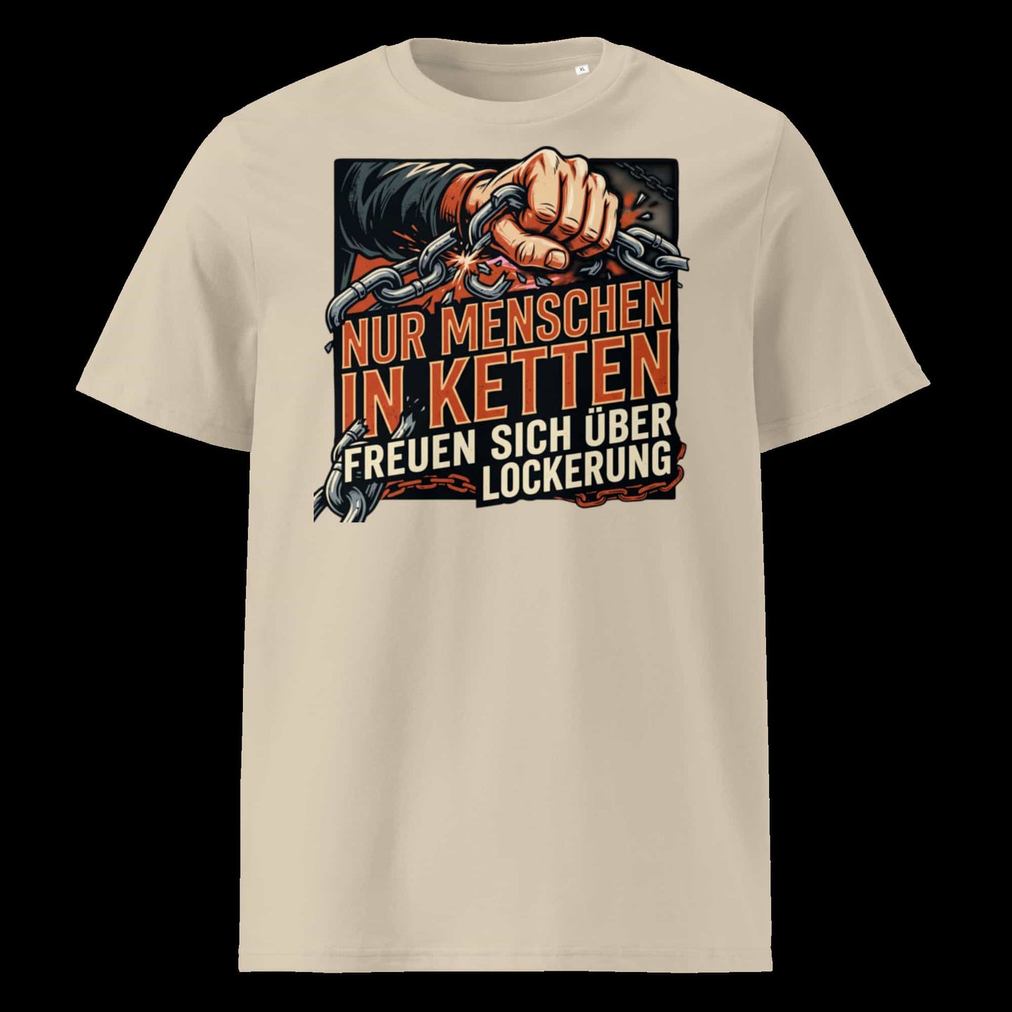 Herren Bio-Baumwolle T-Shirt in Desert Dust mit Statement-Print "Nur Menschen in Ketten freuen sich über Lockerung" – männlicher Model trägt das Shirt in urbaner Stadtkulisse bei strahlendem Sonnenschein und blauem Himmel – GOTS-zertifiziert, nachhaltige Streetwear von TextilRebell