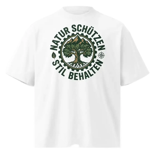  Herrenmodel in weißem Oversized-T-Shirt mit „Natur schützen, Stil behalten“-Motiv, 100 % Bio-Baumwolle, 200 g/m², Bio-Baumwollanteil GOTS-verifiziert.
